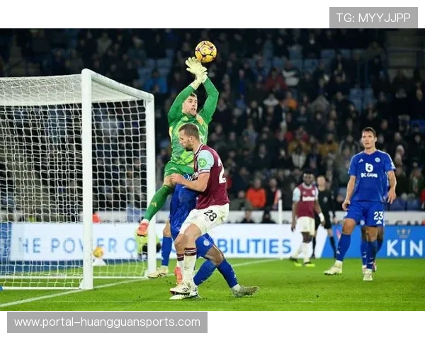 西汉姆联对阵莱斯特城实时：控球率与射门效率数据同步显示