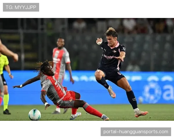 暴雨导致恩波利对阵萨索洛比赛中断长达四十分钟